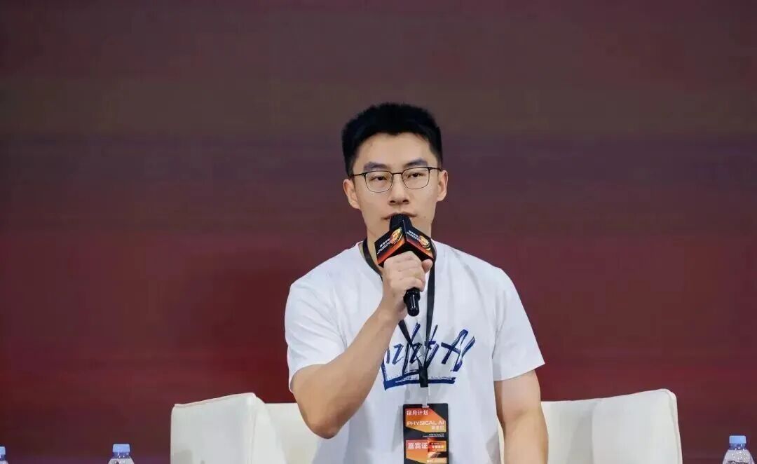 千寻智能预训练负责人郭俊良：从数据闭环到真实部署，通用机器人还差什么？